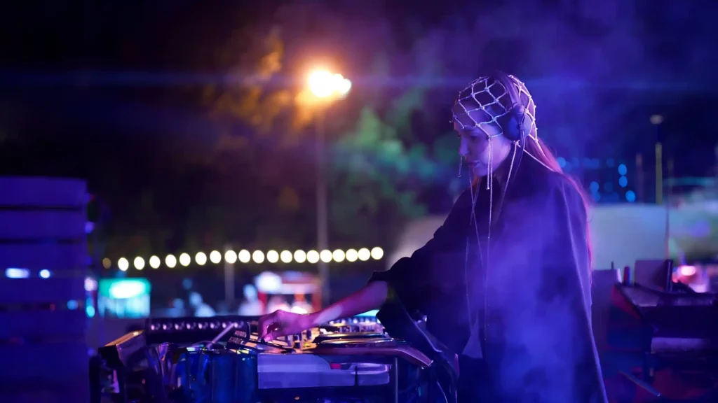 Versa playing dj at new year eve .