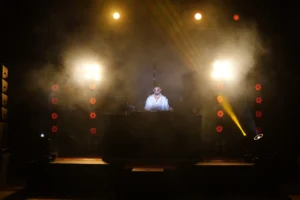 jmfive plaing dj